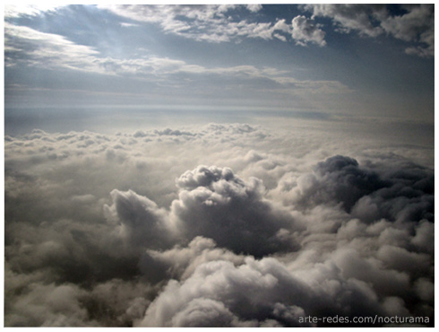 Sobre las nubes