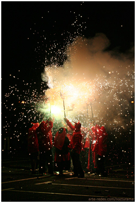 Diablos y fuego en la Noche de San Joan - Diables i foc en la Nit de San Joan - Colla de Diables de Rubí - Rubí - Barcelona