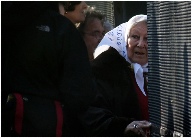 ¿Dónde? - Madre de Plaza de Mayo - Buenos Aires - Argentina