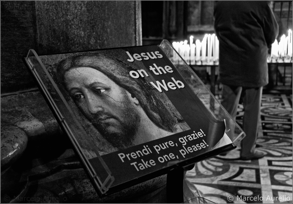 Jesus on the web  ( ¿tendrá Facebook? ) - Duomo de Milán