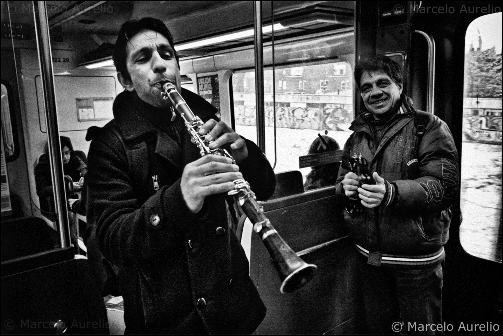 Músicos en el tren - Barcelona