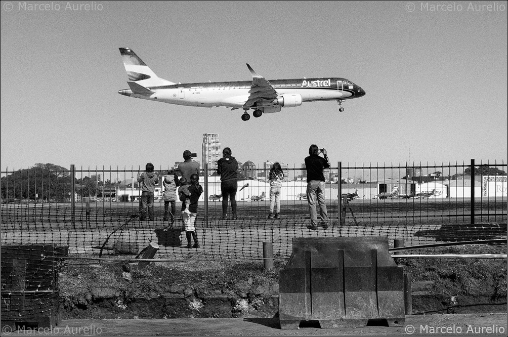 El avión. Buenos Aires, Argentina. 2013. © Marcelo Aurelio