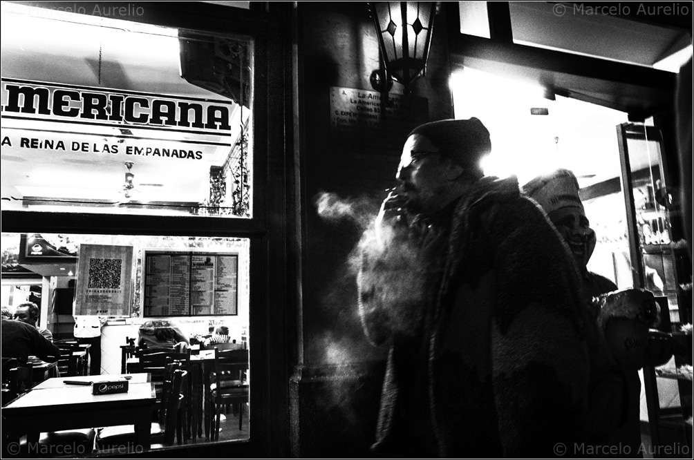 Nubes de humo (Fume compadre). Buenos Aires, 2013. © Marcelo Aurelio
