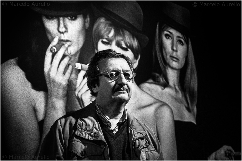 Xavier Gómez en la exposición de Leopoldo Pomés. Barcelona, 2015. © Marcelo Aurelio