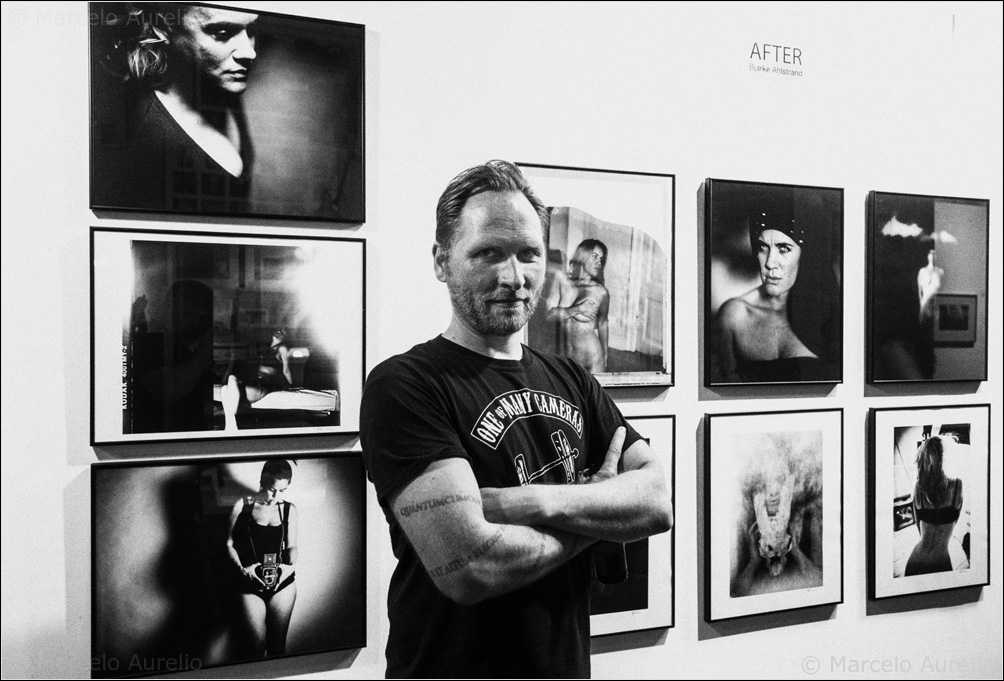 Bjarke Ahlstrand en su exposición “AFTER” en Barcelona Visions. Barcelona, 2016.  © Marcelo Aurelio