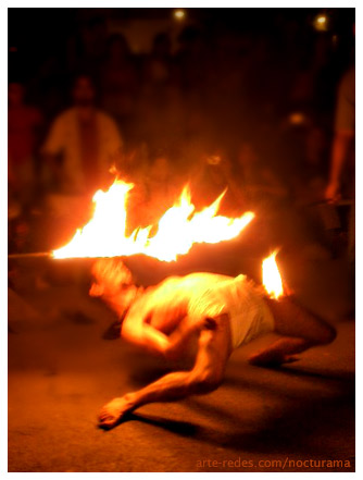 faquir argentino en la Fira de Teatre al Carrer de Tàrrega (Lleida)