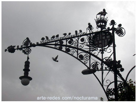 frente a la Pedrera. Barcelona