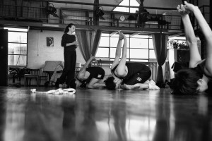 Una clase de Analia Gonzalez en el Estudio Olga Ferri. Buenos Aires, 2010. © Marcelo Aurelio